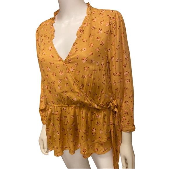 Lucky Brand Peasant Top Size Med - Picture 3 of 14